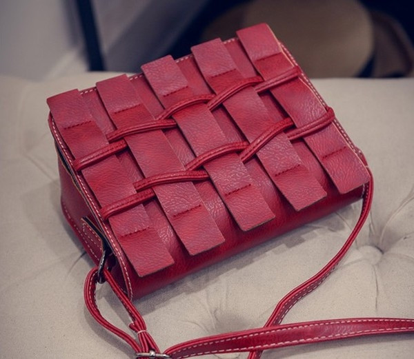 Дамска модерна чанта в няколко цвята от еко кожа