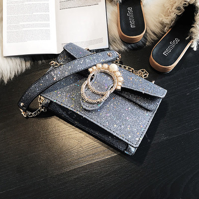 Κυρίες μοντέρνες τσάντες μπροκάρ με διακοσμητικές χάντρες