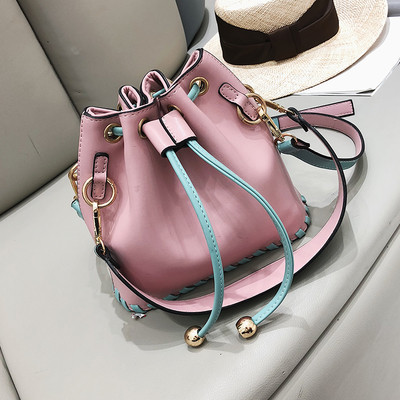 Νέο μοντέλο τσάντα κυρίες με πολύχρωμα στοιχεία