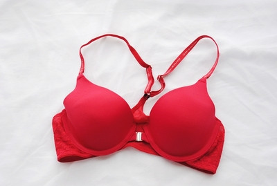 Υποδοχή γυναικών σε διάφορα μοντέλα