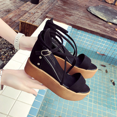 Κάλτσες γυναικών με ψηλή σόλα