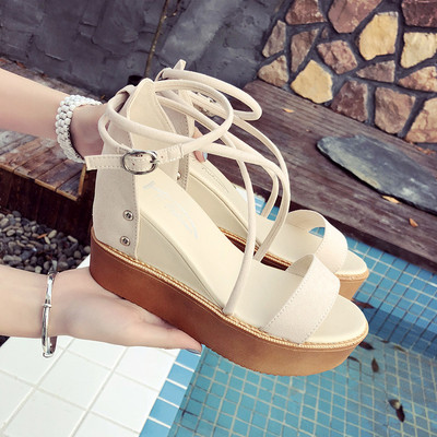 Κάλτσες γυναικών με ψηλή σόλα