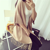 Дамска модерна жилетка с широки ръкави и ресни в долната част