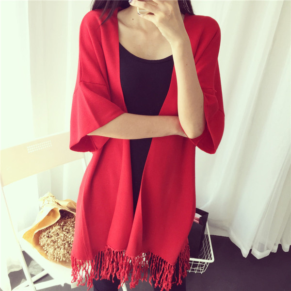 Дамска модерна жилетка с широки ръкави и ресни в долната част