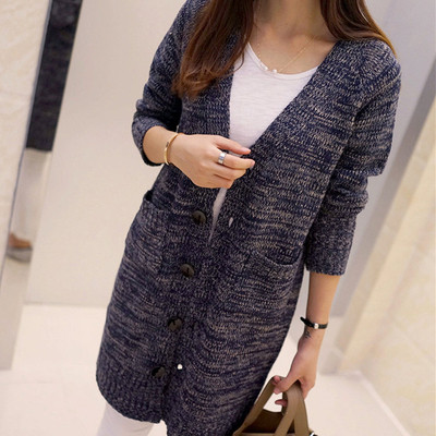 Γυναικέια ζακέτα σε σκούρο χρώμα κατάλληλη για τη καθημερινή ζωή