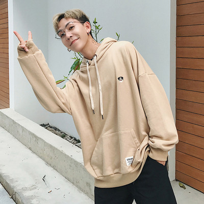 Суичър с бродерия и голям джоб в няколко цвята подходящ за мъже и жени