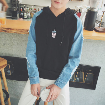 Hanorac modern pentru bărbați în alb și negru, cu mâneci din denim și broderie