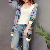 Γυναικεία ζακέτα σε λευκό και μπλε χρώμα με λωρίδες