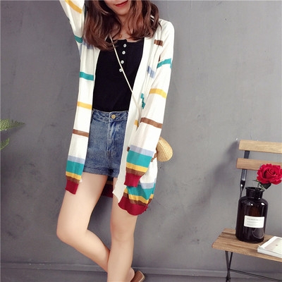 Γυναικεία ζακέτα σε λευκό και μπλε χρώμα με λωρίδες