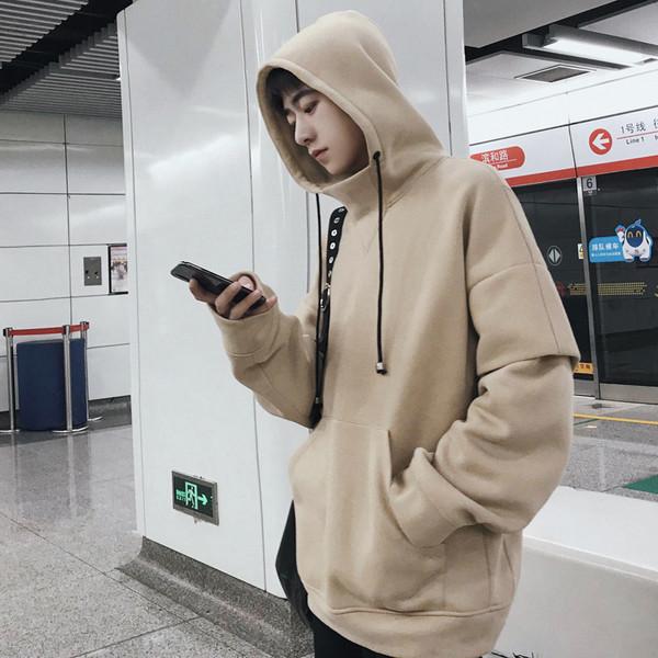 Hanorac pentru bărbați cu aplicație în bej și negru