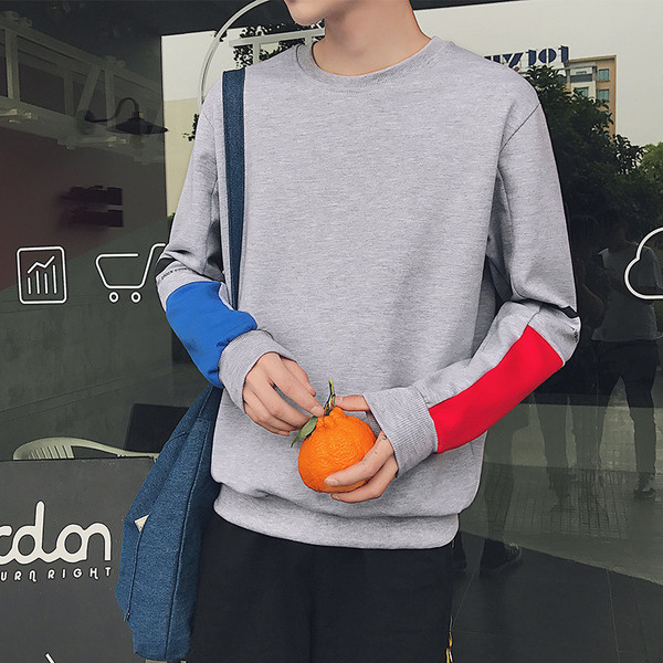 Férfi pulóver színes elemekkel és O-alakú gallérral fehér és fekete színben