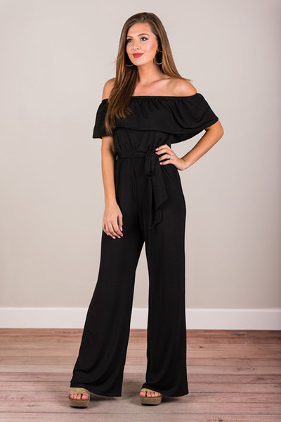 Κομψή γυναικεία ολόσωμη φόρμα σε μαύρο χρώμα