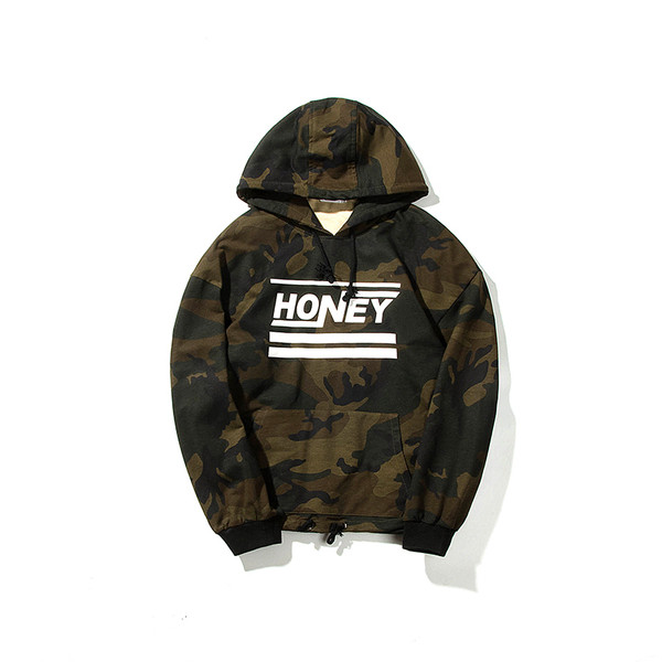 Hanorac bărbătesc camuflaj cu inscripție și buzunar alb