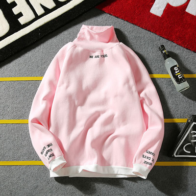 Pulover pentru bărbați cu guler înalt și inscripții în mai multe culori