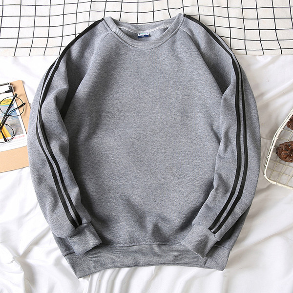 Pulover sport barbati in diferite modele