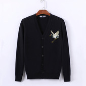 Ανδρική ζακέτα σε σκούρο χρώμα με έγχρωμο κέντημα