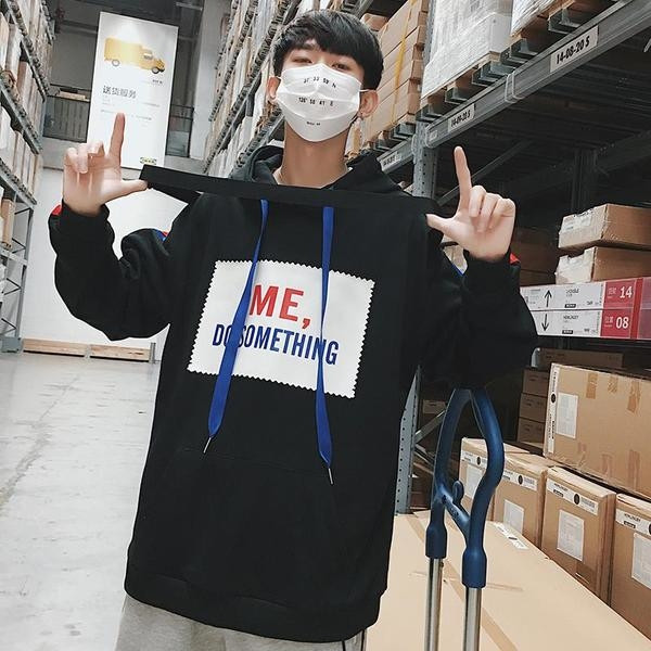 Férfi pulóver színes szegéllyel és nyomattal, két színben