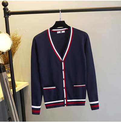 Ανδρική καθημερινή ζακέτα με V-ντεκολτέ, διακοσμητικές τσέπες και έγχρωμες λωρίδες