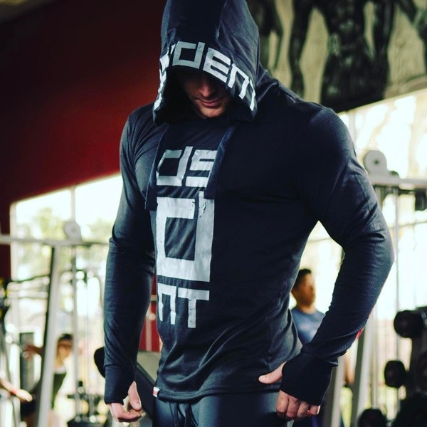 Hanorac sport pentru bărbați cu glugă și aplicație în negru și roșu