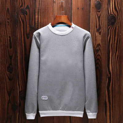 Bluza barbateasca cu maneca lunga cu aplicatie in diferite modele