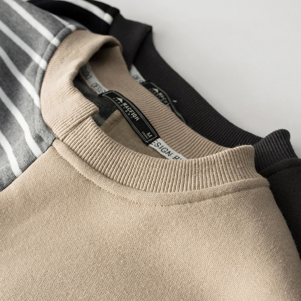 Pulover barbatesc model larg in 2 culori