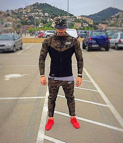 Hanorac barbatesc cu inscriptie si fermoar in patru culori - model Slim