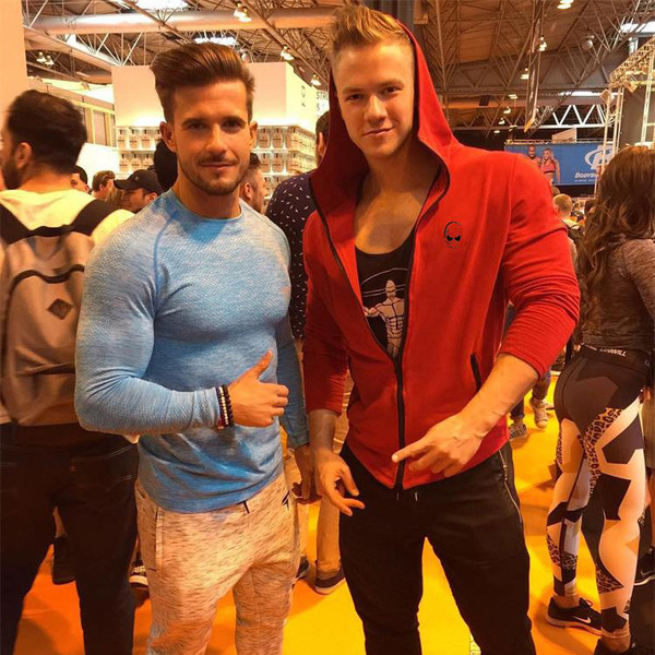 Hanorac sport pentru bărbați cu fermoar și aplicație în negru și roșu