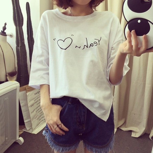 Γυναικείο αθλητικό μπλουζάκι με επιγραφές σε διάφορα χρώματα