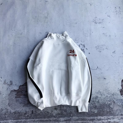 Мъжки спортен пуловер с висока яка и надписи