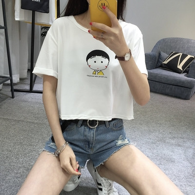 Μοντέρνα γυναικεία μπλούζα με πολλές έγχρωμες εφαρμογές