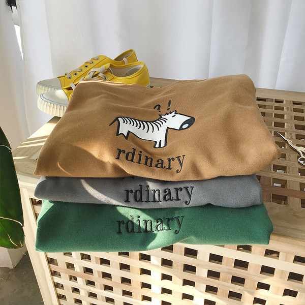 Pulover sport barbatesc cu broderie in mai multe culori