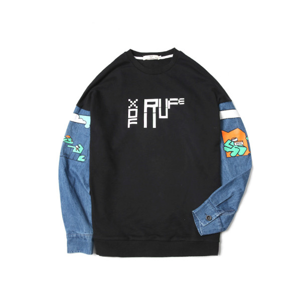 Hanorac pentru bărbați cu mâneci din denim și aplicații în alb și negru