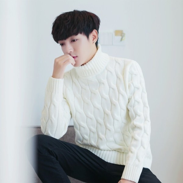 Férfi vastag pulóver - sima modell