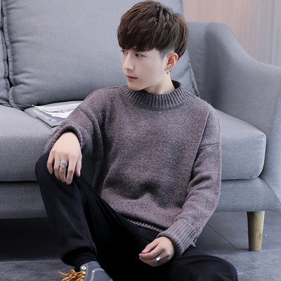 Pulover gros barbatesc cu guler inalt si broderie