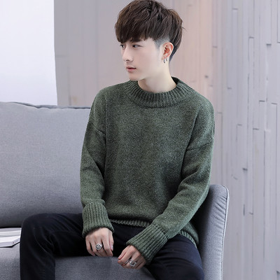 Pulover gros barbatesc cu guler inalt si broderie