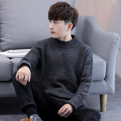 Pulover gros barbatesc cu guler inalt si broderie