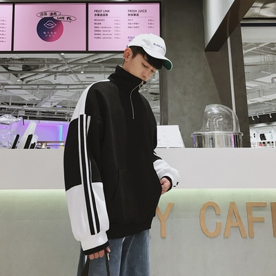 Hanorac pentru bărbați cu guler înalt și margine în alb și negru - model larg