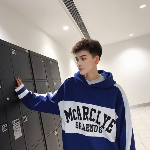 Hanorac casual pentru bărbați cu imprimeu în albastru și roșu