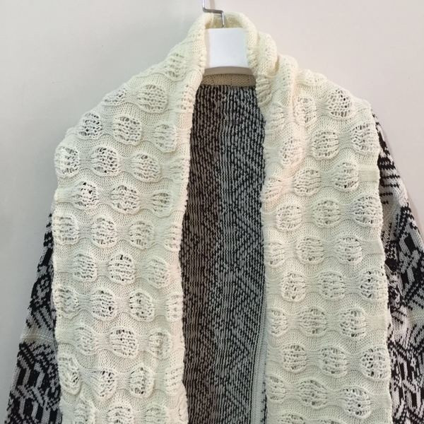 Vesta moderna de dama in trei culori