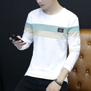 Pulover bărbătesc cu decolteu în V în mai multe modele