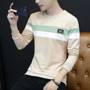 Pulover bărbătesc cu decolteu în V în mai multe modele