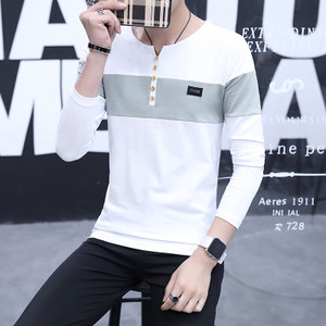 Pulover bărbătesc cu decolteu în V în mai multe modele