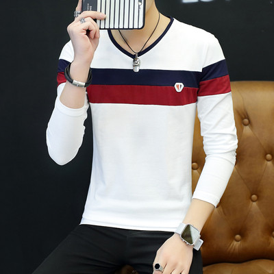 Pulover bărbătesc cu decolteu în V în mai multe modele