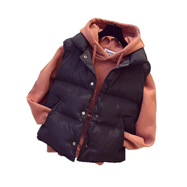 Γυναικείο χειμωνιάτικο γιλέκο σε μαύρο και άσπρο χρώμα