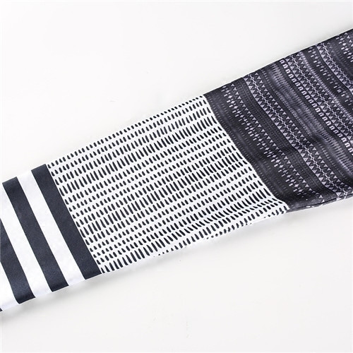 Трицветен дамски спортен клин 