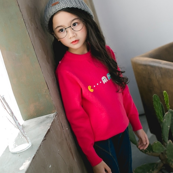 Детски пуловер с апликация в няколко цвята подходящ за момче и момиче