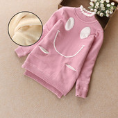 Детски плътен пуловер с висока яка и бродерия в няколко цвята