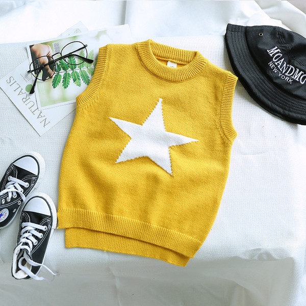 Детски пуловер без ръкави в син и жълт цвят с бродерия