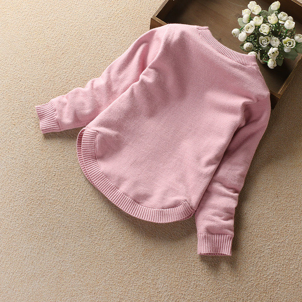 Детски пуловер с О-образно деколте и бродерия в няколко цвята