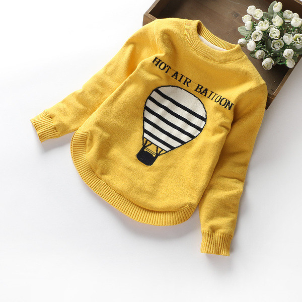 Детски пуловер с О-образно деколте и бродерия в няколко цвята